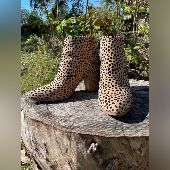 Cheetah Print Boots - Picture 4 of 6